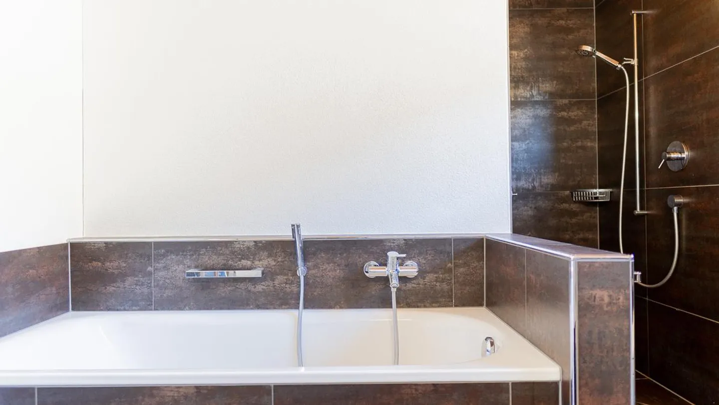 Modern living in your own house in Visp West - Photo 15 of 23