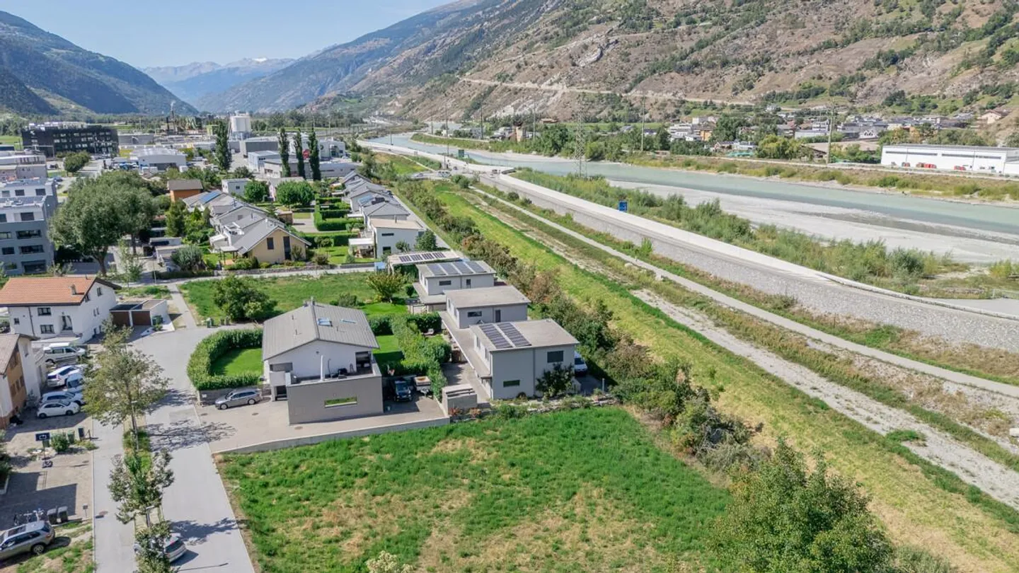 Modern living in your own house in Visp West - Photo 20 of 23