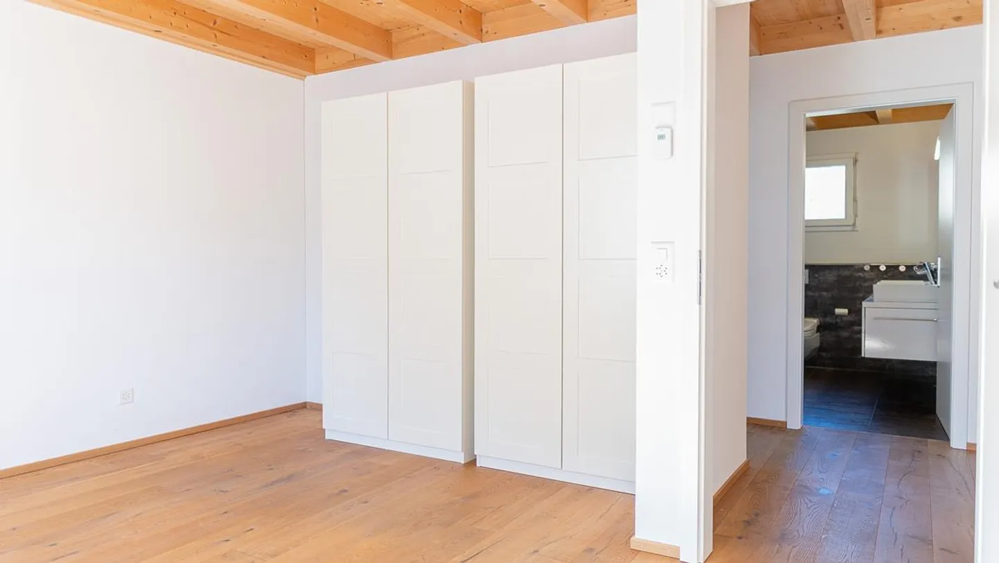 Modern living in your own house in Visp West - Photo 10 of 23