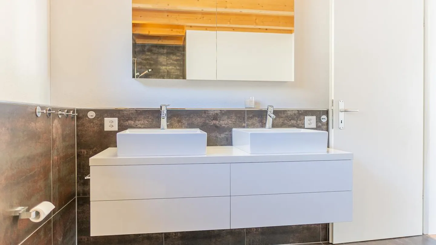 Modern living in your own house in Visp West - Photo 14 of 23