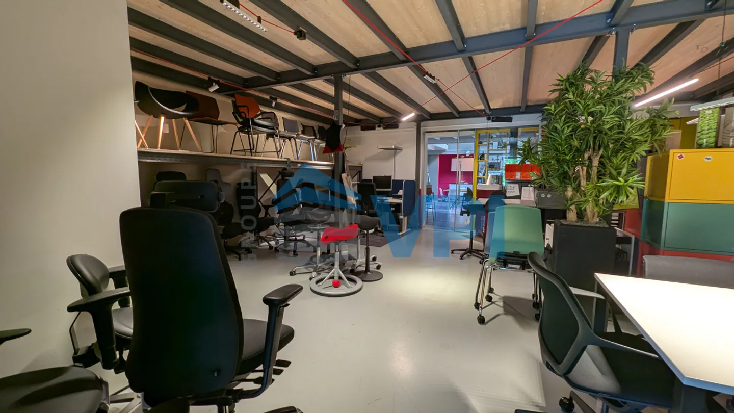 Mont-sur-Lausanne - Beautiful office of 486m2 with unloading dock - Photo 9 of 17