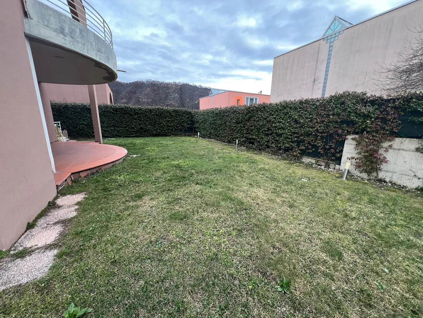 Charmantes Einfamilienhaus mit Garten - Foto 4 von 13