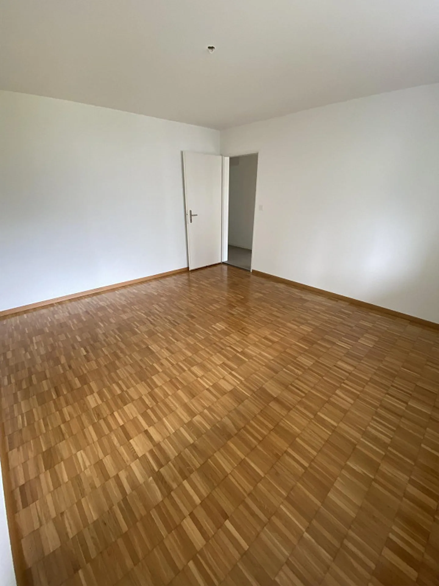 Appartement 2.5 pièces confortable près du centre et du NTB - Photo 7 sur 16