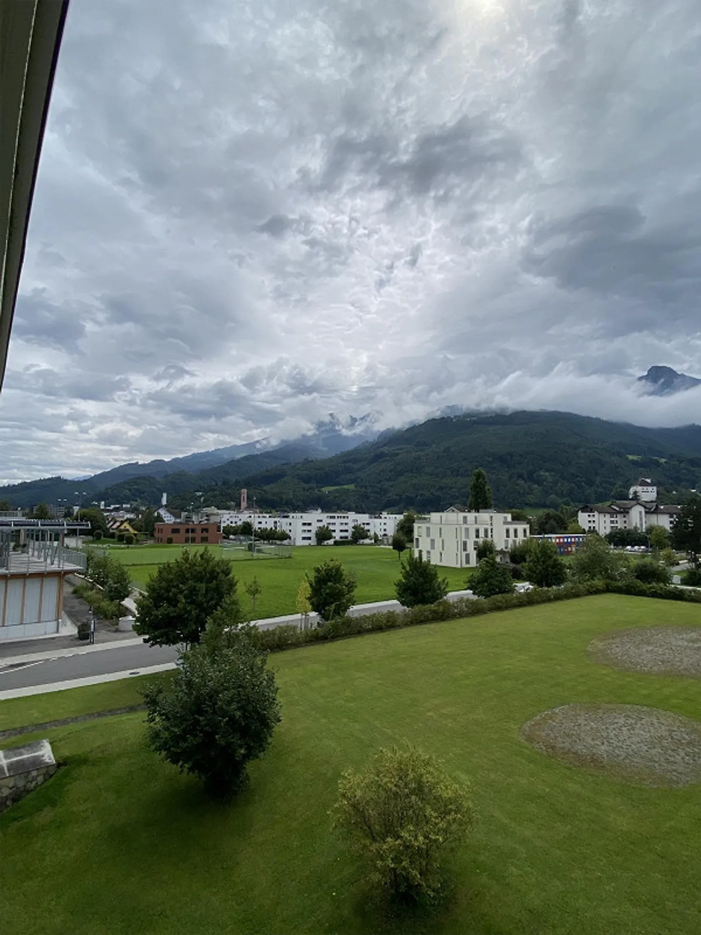 Appartement 2.5 pièces confortable près du centre et du NTB - Photo 15 sur 16