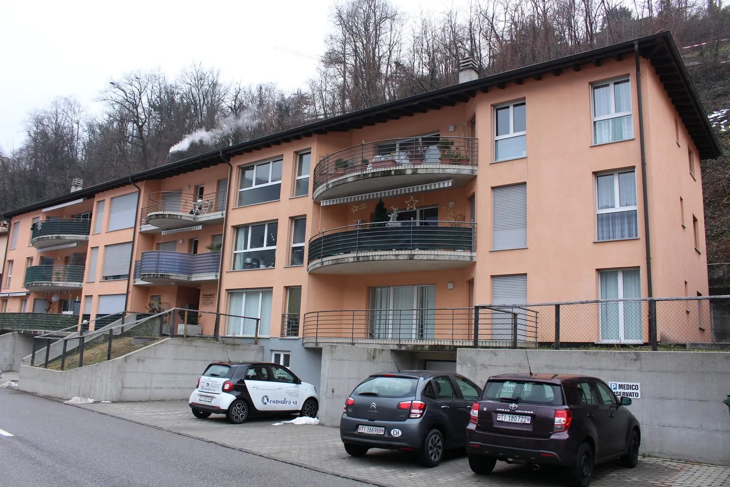 BARBENGO - TWO AND A HALF ROOM APARTMENT FOR RENT - Photo 1 of 6