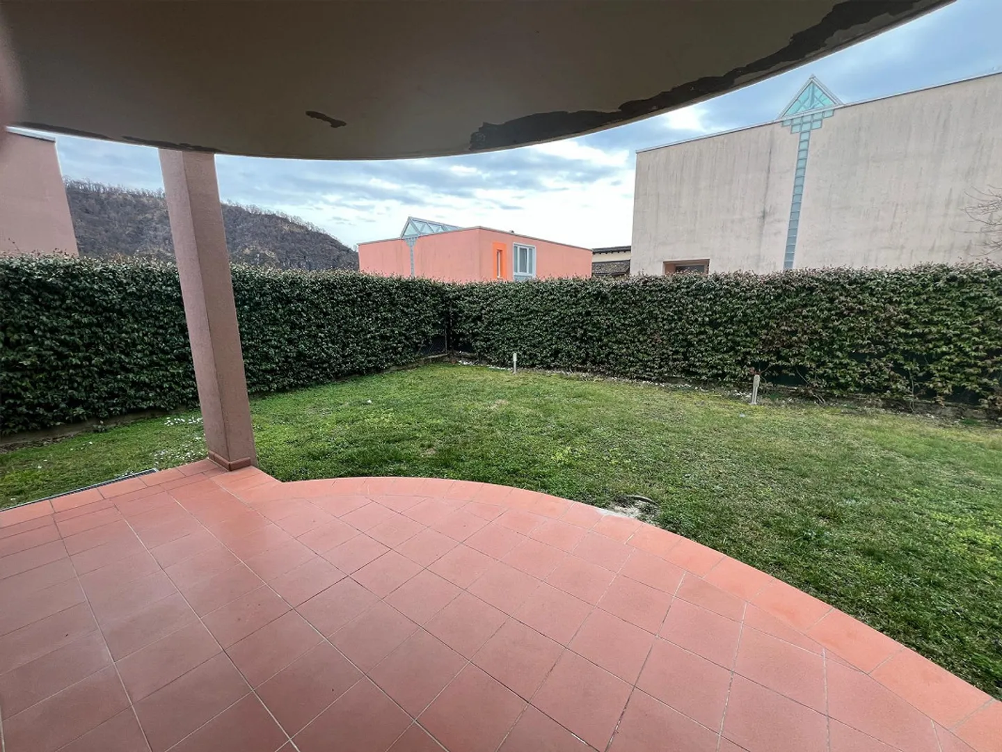 Charmantes Einfamilienhaus mit Garten - Foto 2 von 13