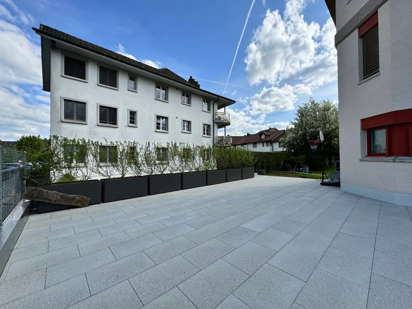 Attico luminoso di 6,5 stanze a Henggart con terrazza moderna - Foto 10 di 11