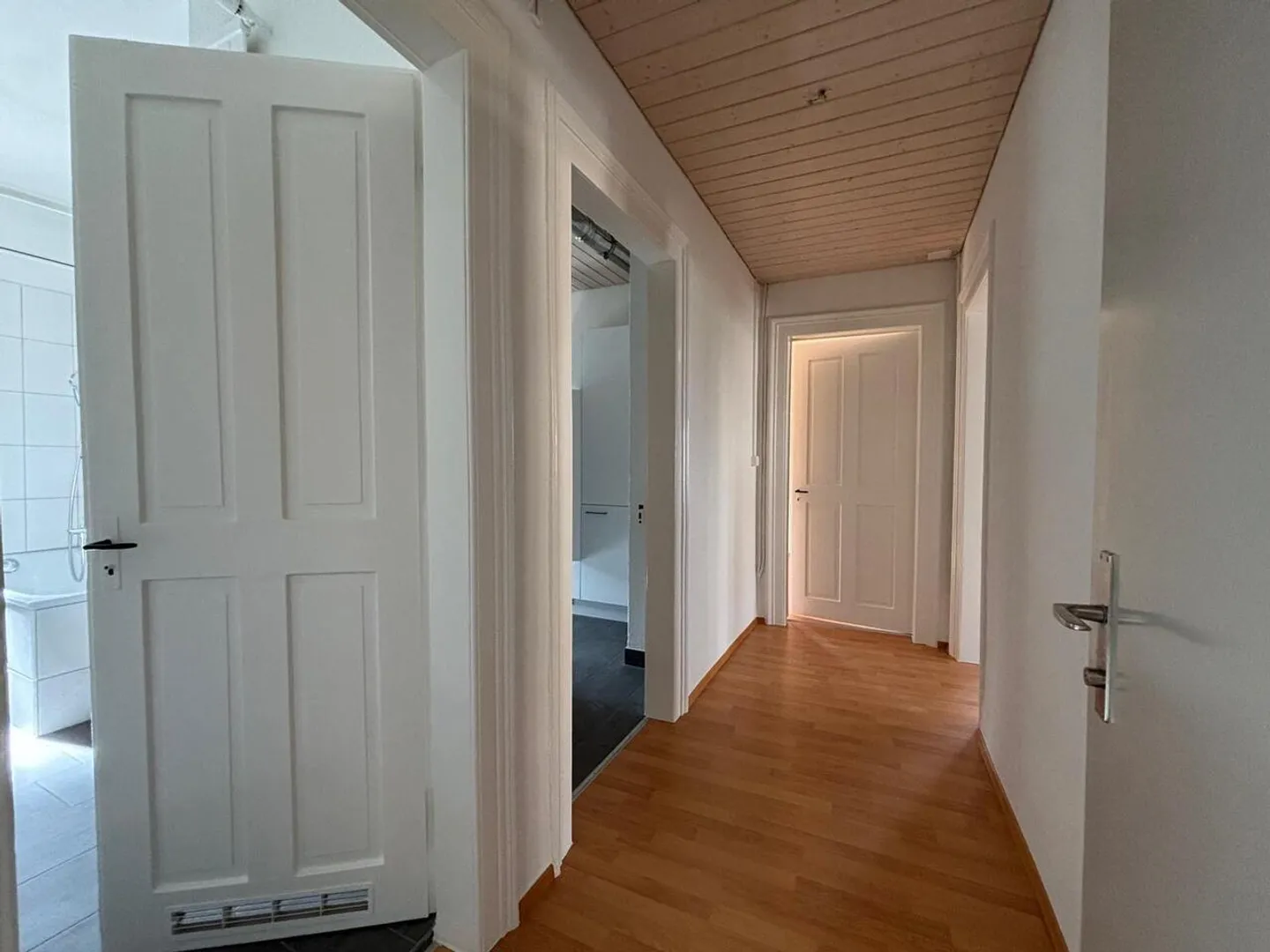 Incantevole appartamento di 3 stanze in Nelkenstrasse 4, Bienne - Foto 2 di 8