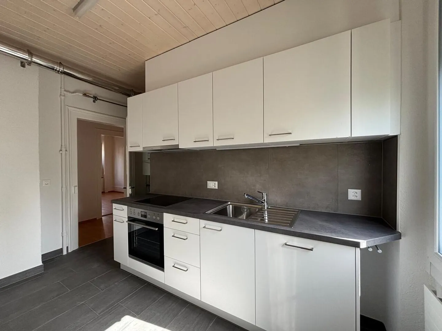 Incantevole appartamento di 3 stanze in Nelkenstrasse 4, Bienne - Foto 3 di 8