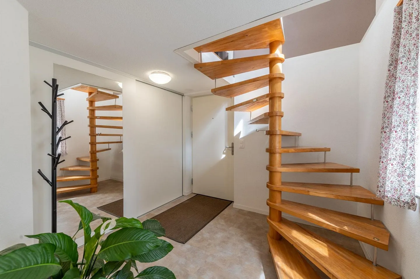 Modern house with flexible space and possible annex - Photo 9 of 13