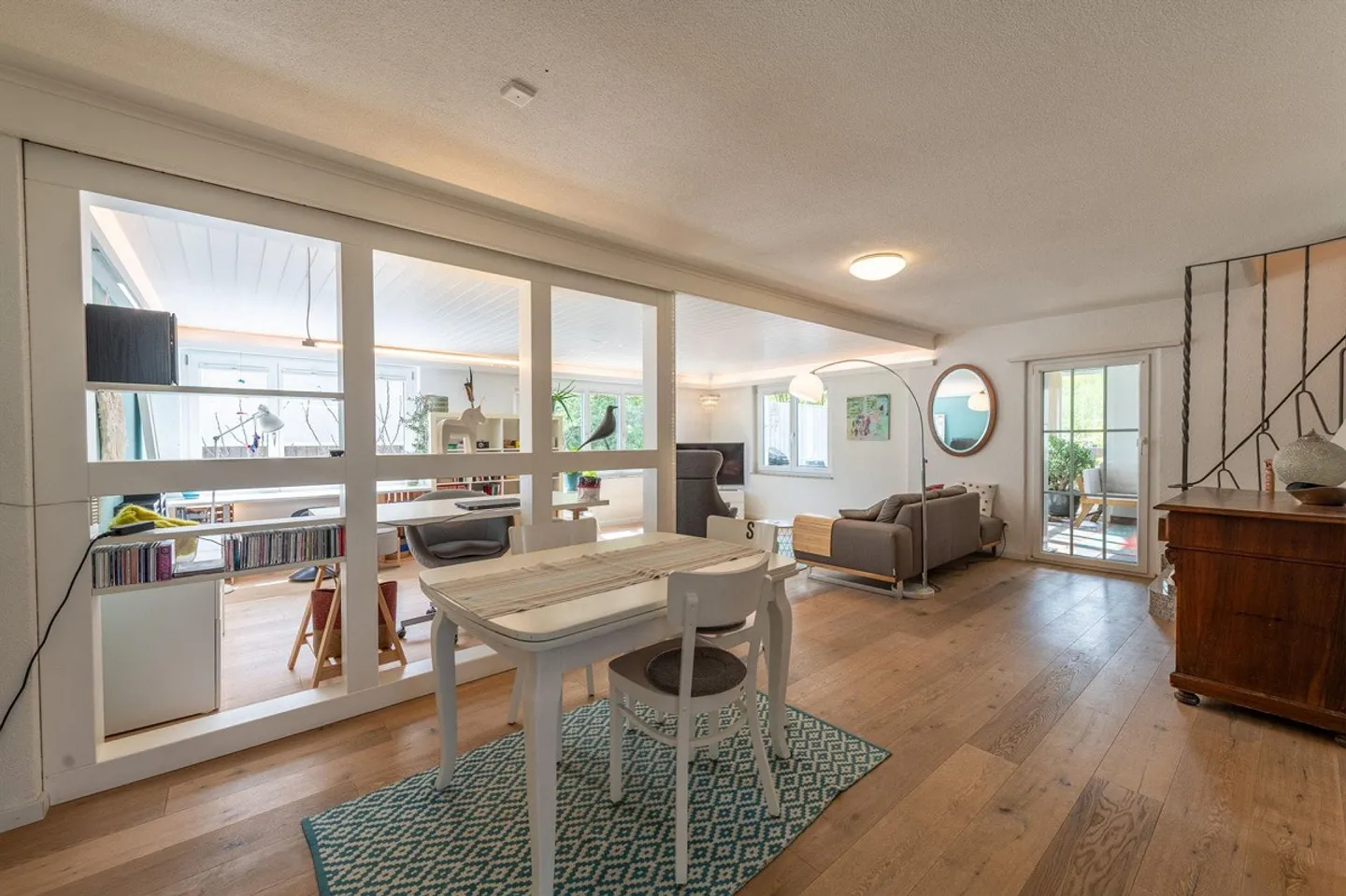 Modern house with flexible space and possible annex - Photo 2 of 13