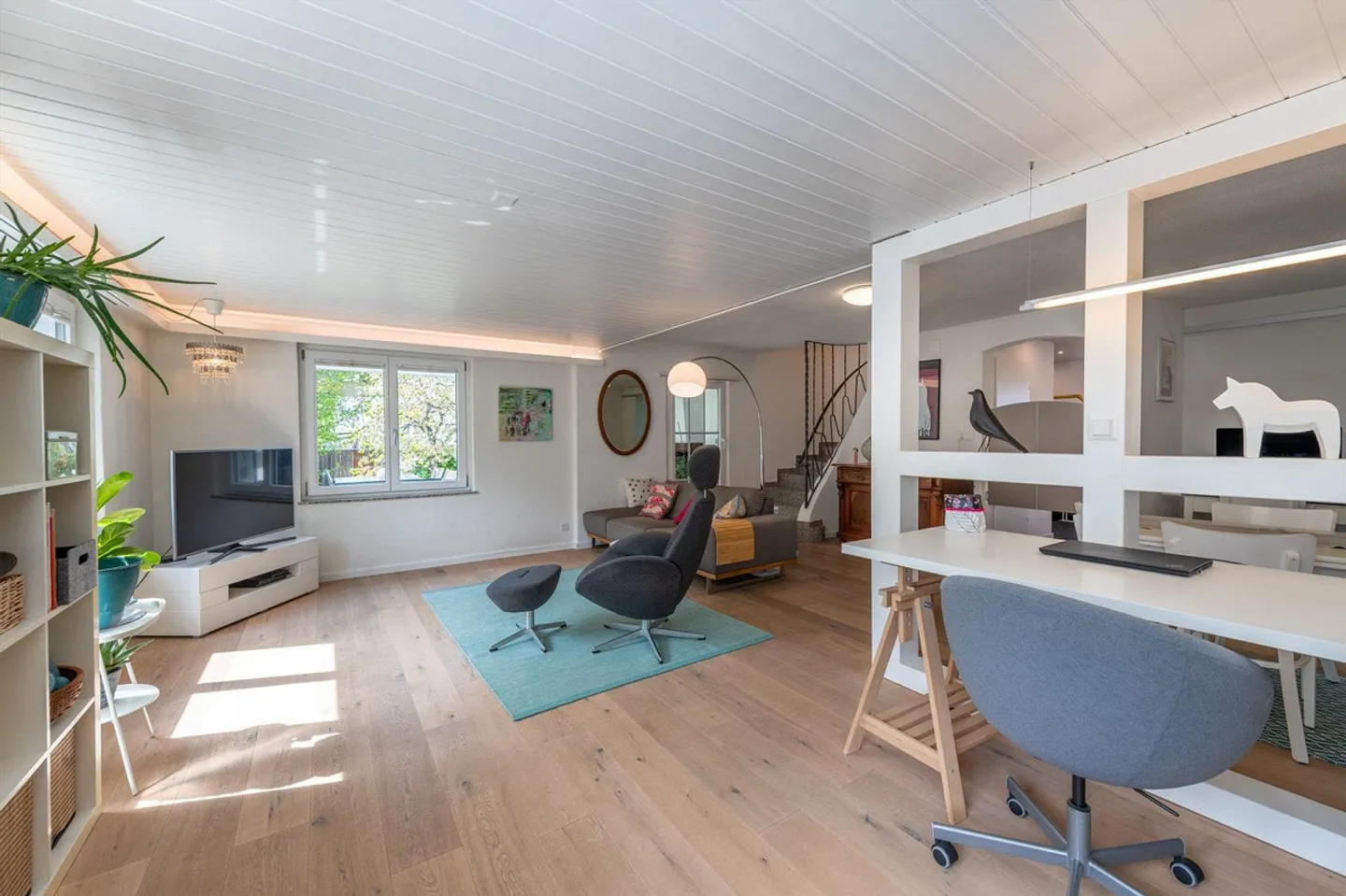 Modern house with flexible space and possible annex - Photo 3 of 13