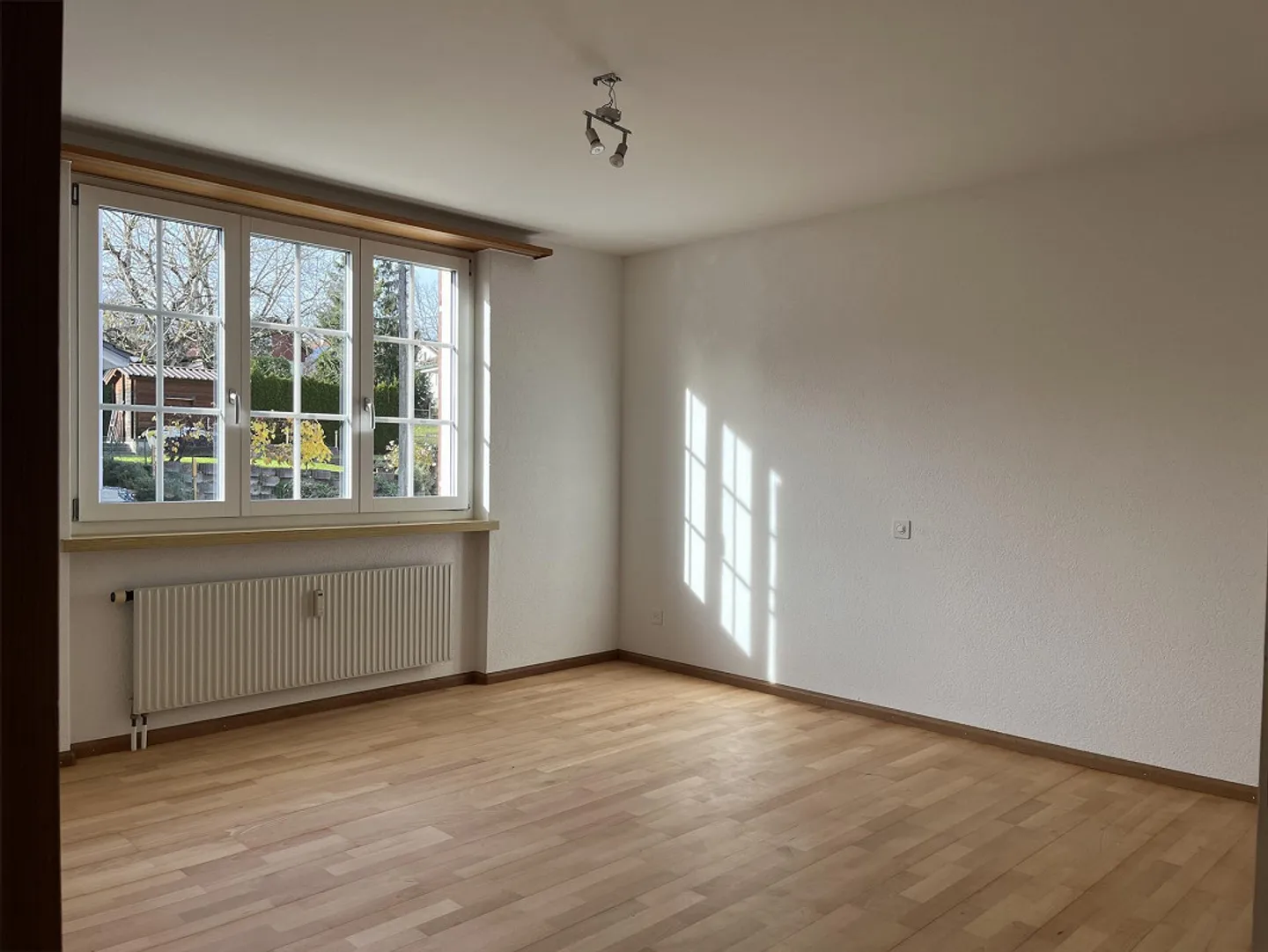 Geräumige Wohnung mit grossem Balkon - Foto 11 von 14