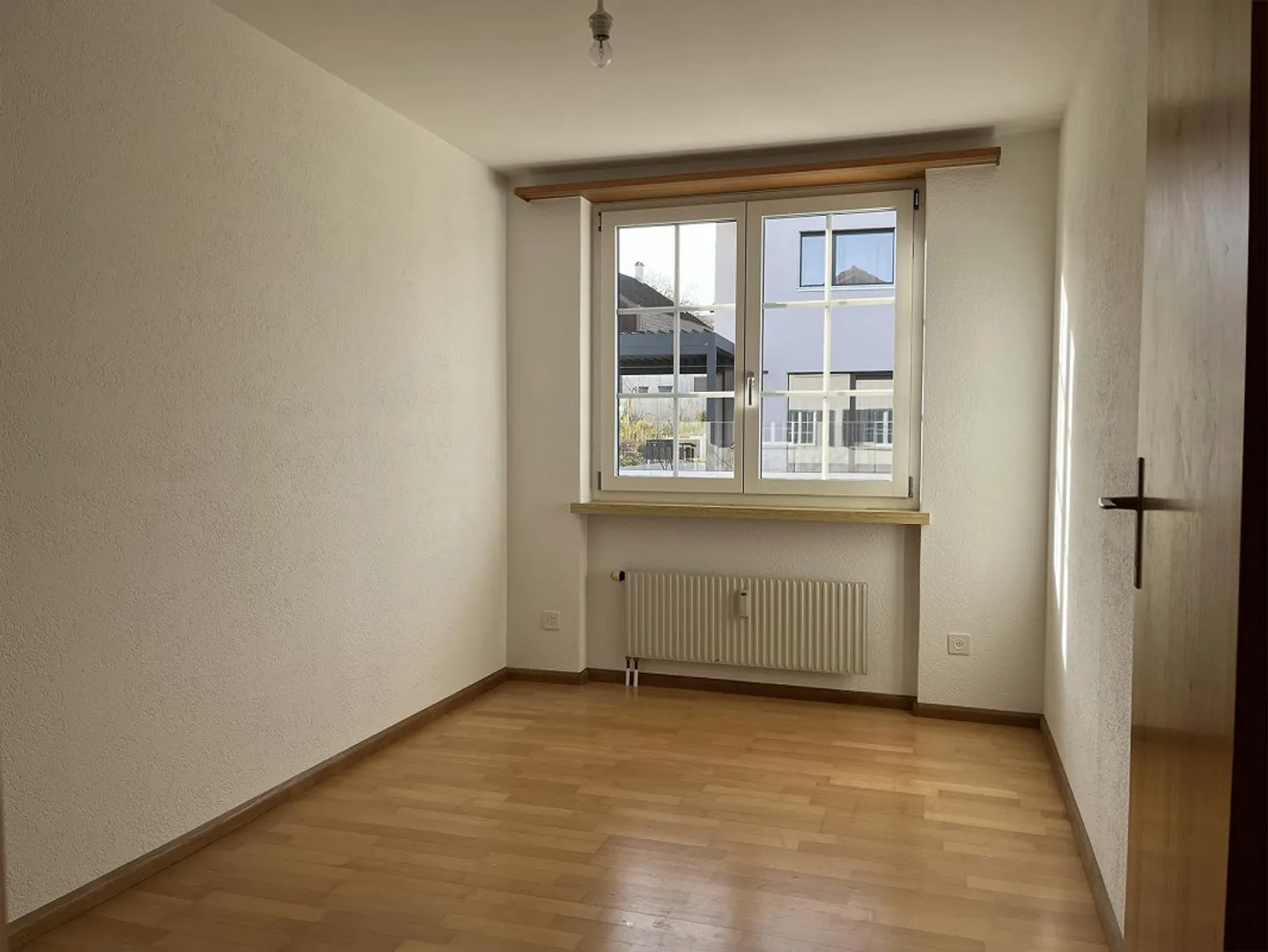 Geräumige Wohnung mit grossem Balkon - Foto 12 von 14