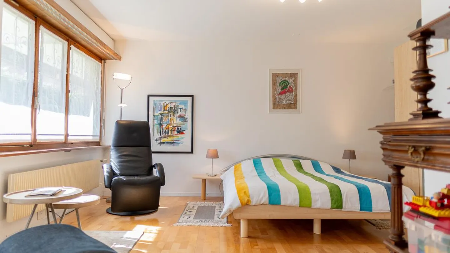 Spazio ufficio con appartamento monolocale in una posizione privilegiata a Brig - Foto 5 di 13