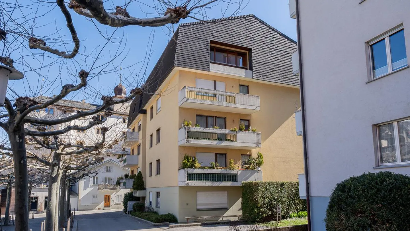 Spazio ufficio con appartamento monolocale in una posizione privilegiata a Brig - Foto 6 di 13