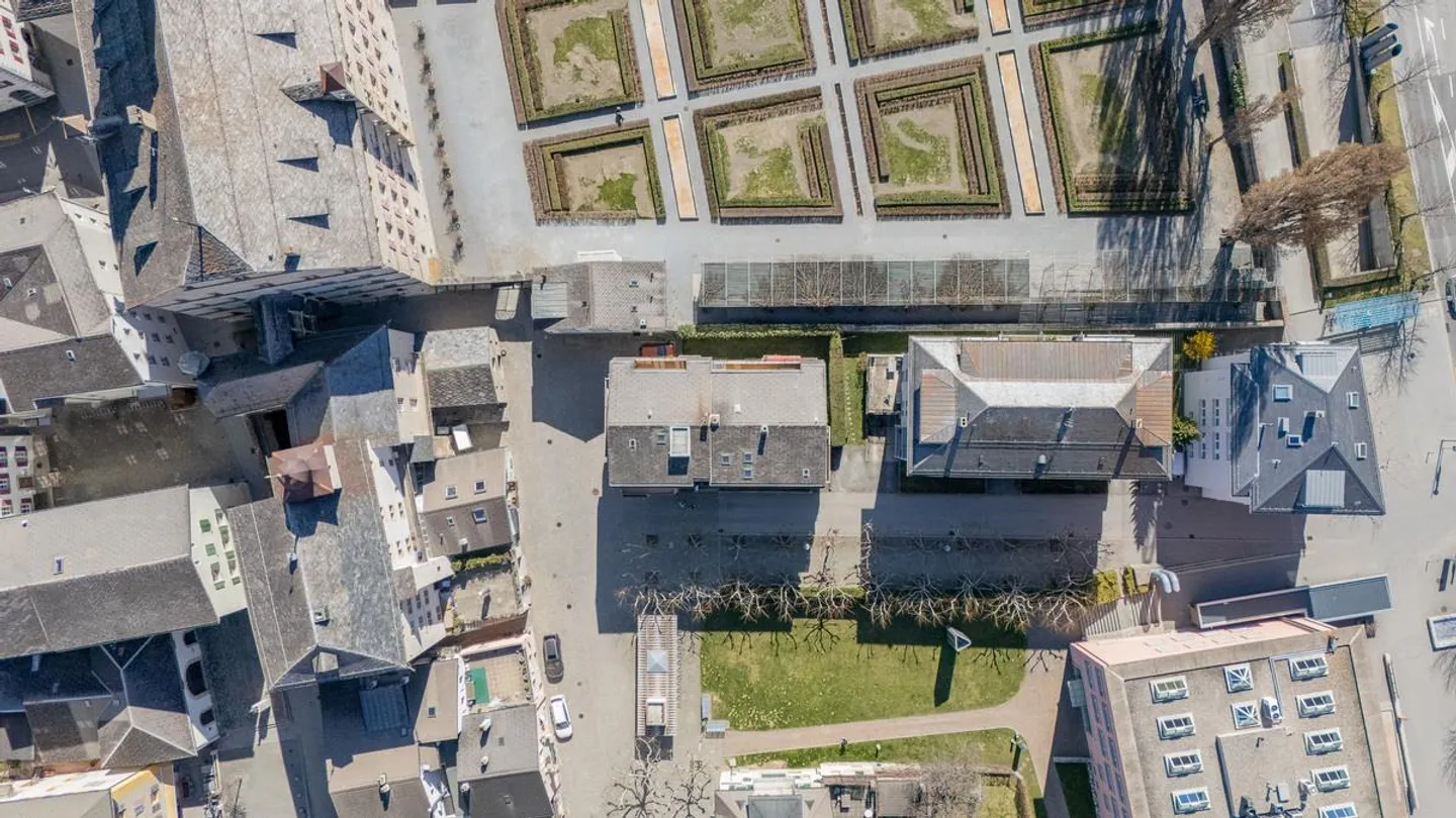 Spazio ufficio con appartamento monolocale in una posizione privilegiata a Brig - Foto 11 di 13