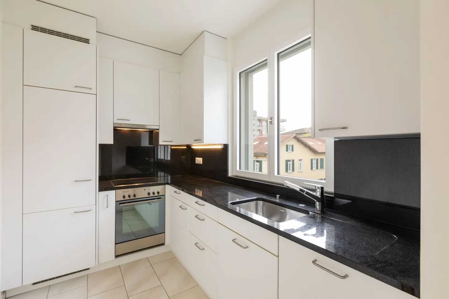 Appartement moderne de 3,5 pièces à louer dans un emplacement central - Photo 5 sur 11