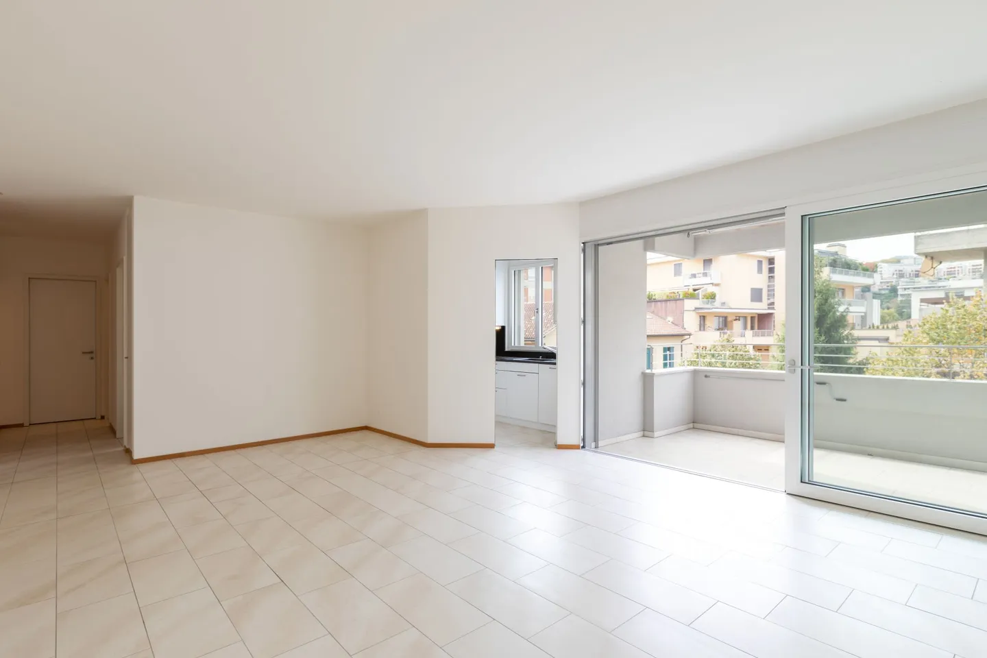 Appartement moderne de 3,5 pièces à louer dans un emplacement central - Photo 6 sur 11