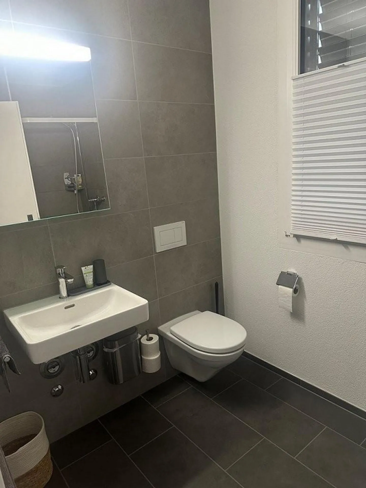 Appartement rénové - près du centre-ville - Photo 3 sur 5