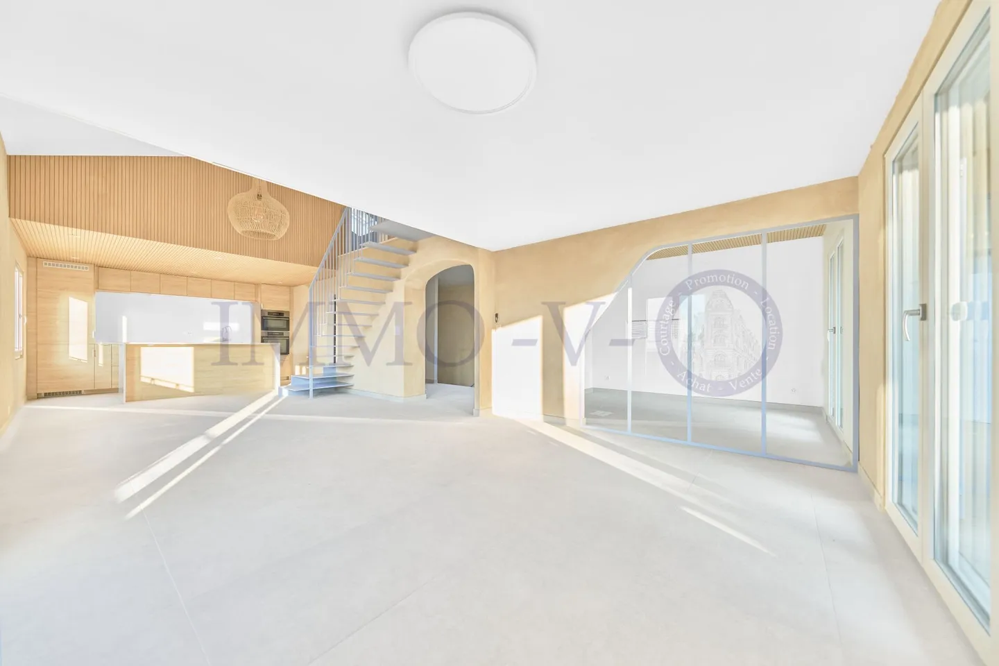 LUXURIOUSLY RENOVATED WITH LARGE GARDEN AND LAKE VIEW - 5P + STUDIO - Photo 2 of 20