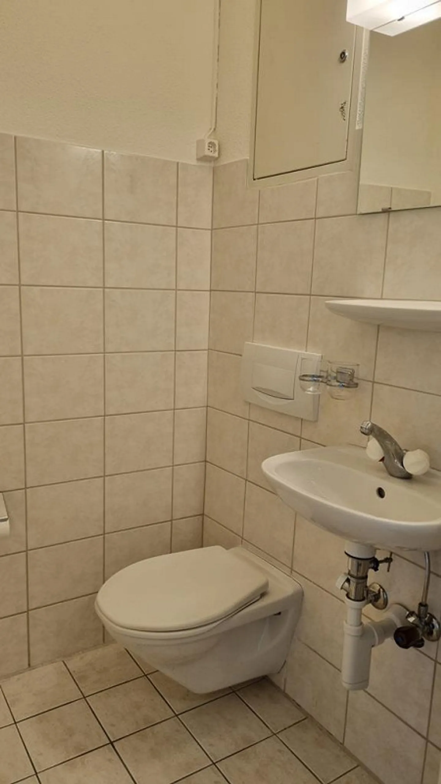 Bright apartment with rooftop terrace for subletting until 31.10.2027 - Photo 6 of 12