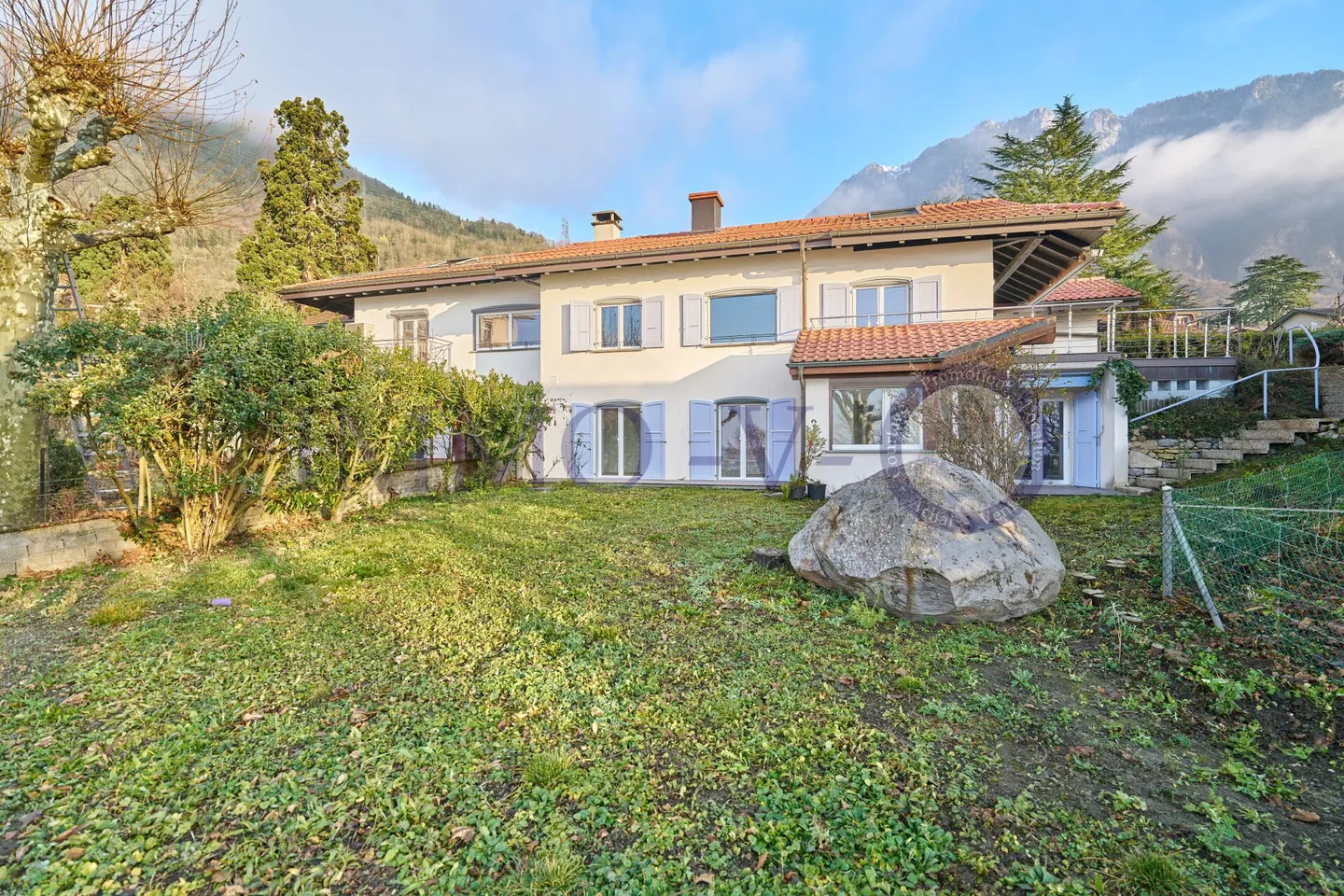 LUXURIOUSLY RENOVATED WITH LARGE GARDEN AND LAKE VIEW - 5P + STUDIO - Photo 20 of 20