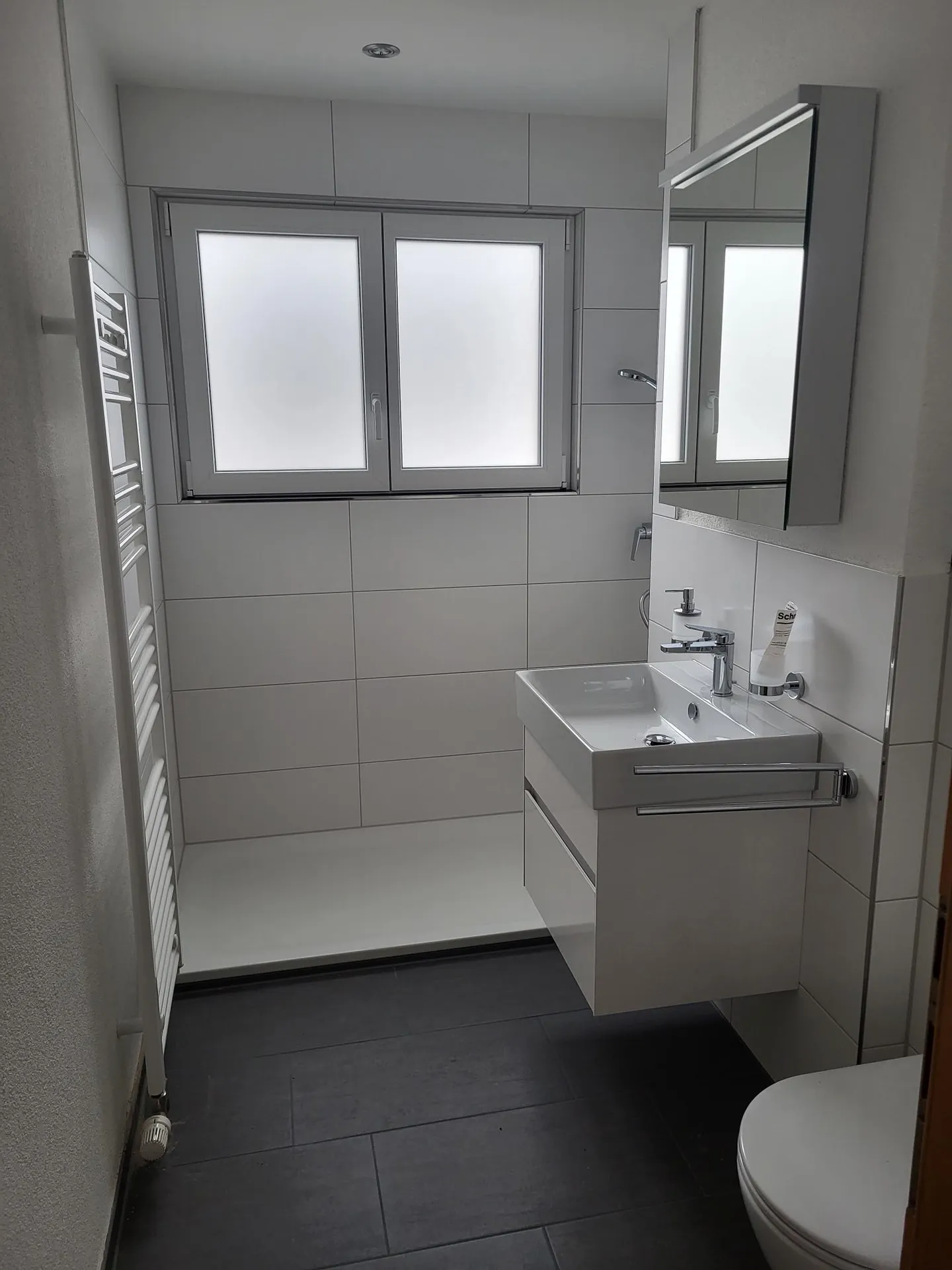 Charmante Wohnung mit Bergblick - Foto 6 von 6