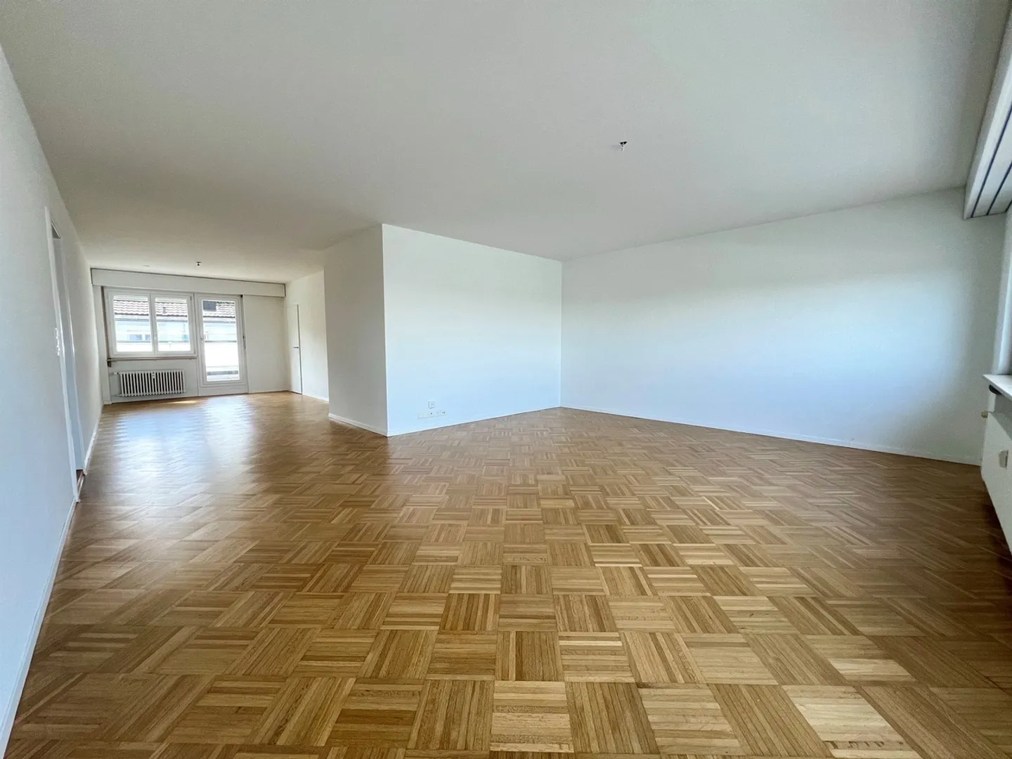 Living with Style - Spacious Penthouse Apartment in the Geissmatt Quarter - Photo 4 of 8