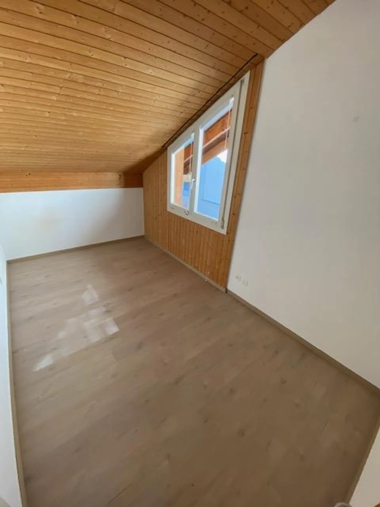 Maison de ville de 6½ pièces au centre d'Unterseen (y compris 2 places de parking) - Photo 15 sur 29