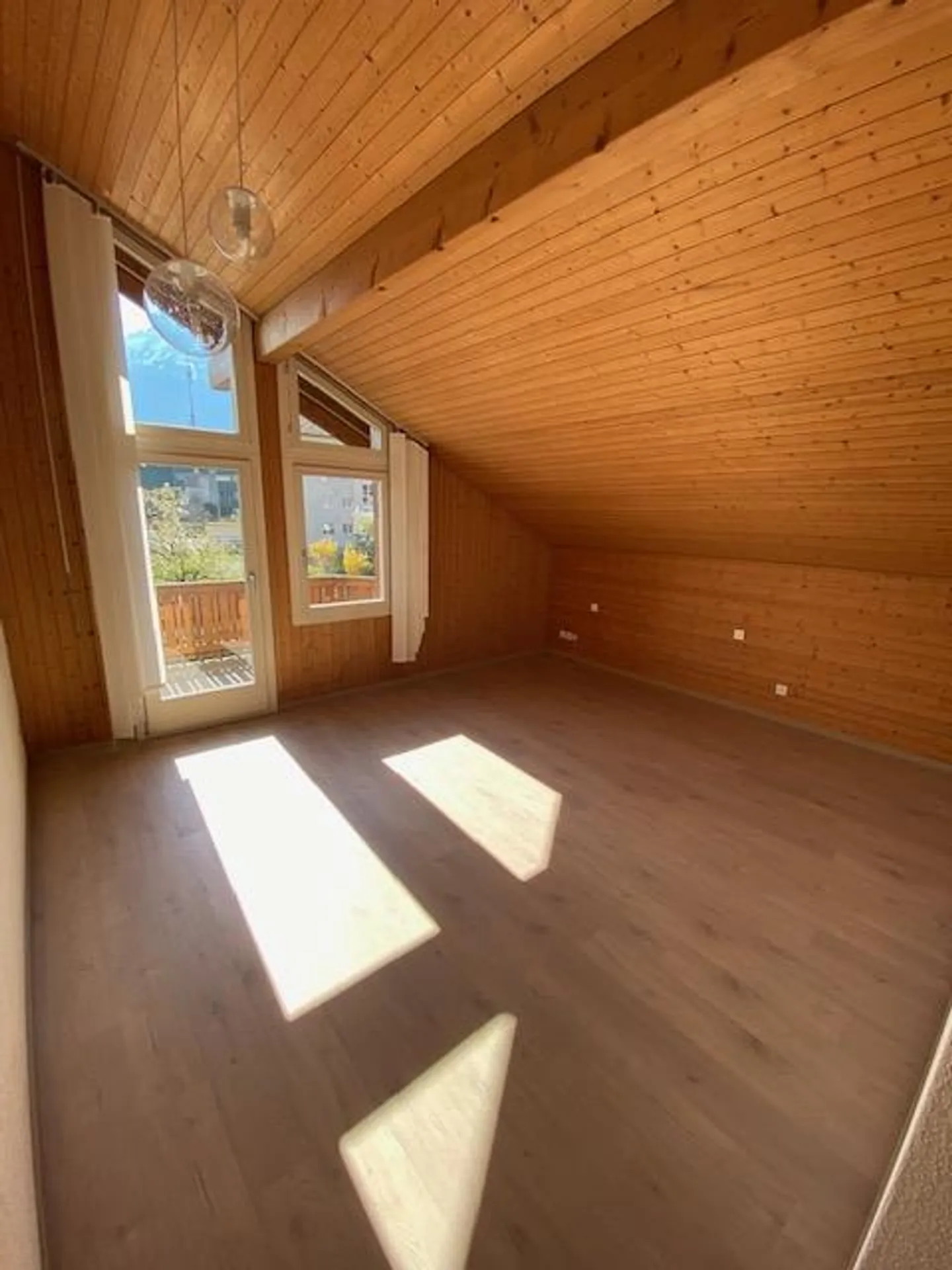 Maison de ville de 6½ pièces au centre d'Unterseen (y compris 2 places de parking) - Photo 19 sur 29