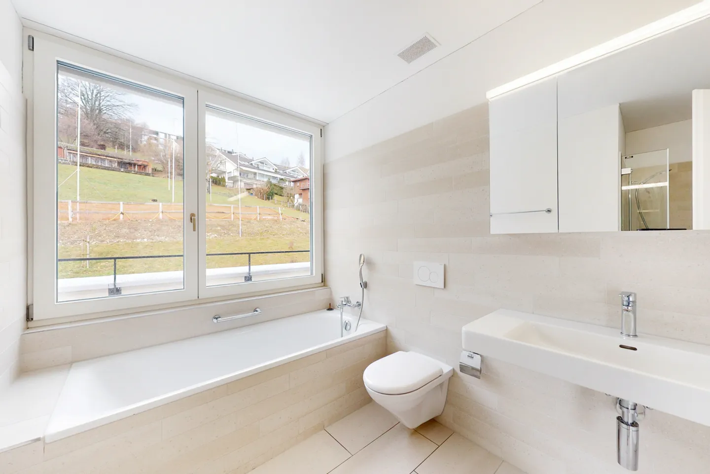 Dream apartment with lake view in Oberägeri - Photo 8 of 10