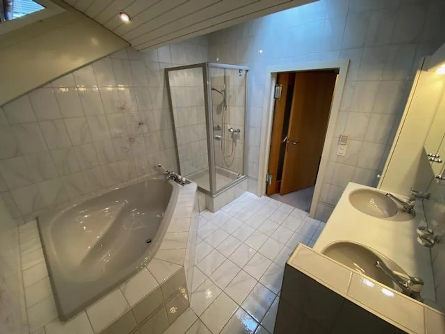 Maison de ville de 6½ pièces au centre d'Unterseen (y compris 2 places de parking) - Photo 22 sur 29