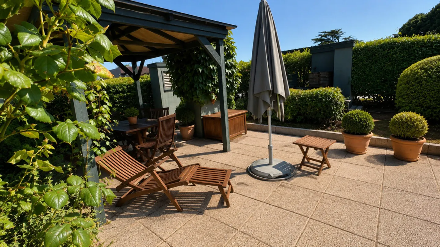 Stunning 3.5-room penthouse apartment with terrace, private rooftop, and partial lake view - Directly at the gates of Geneva - Photo 21 of 27