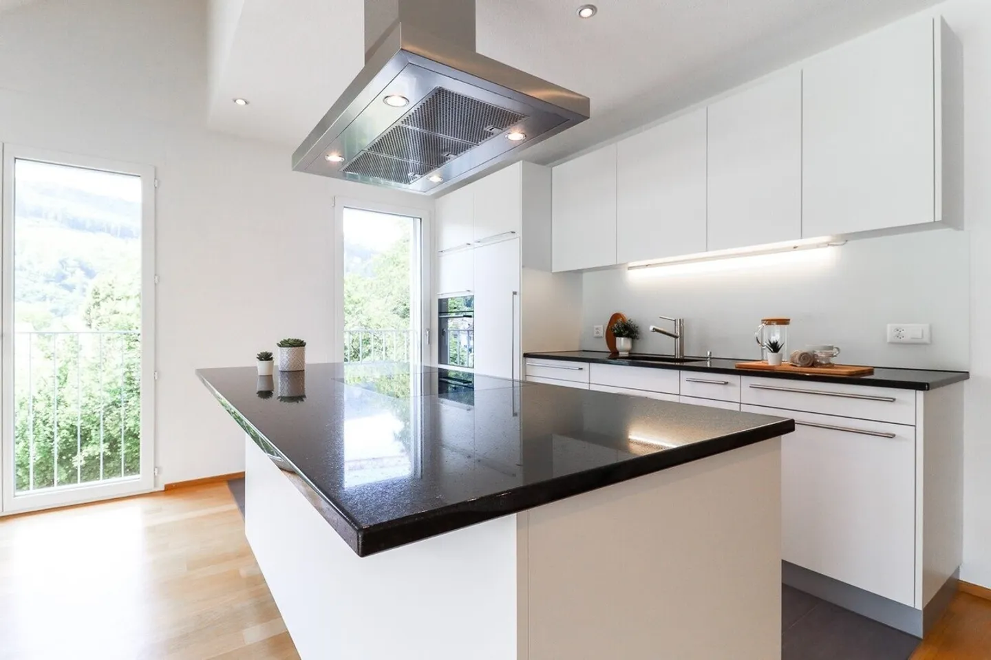 Modern Penthouse Apartment - Photo 1 of 11