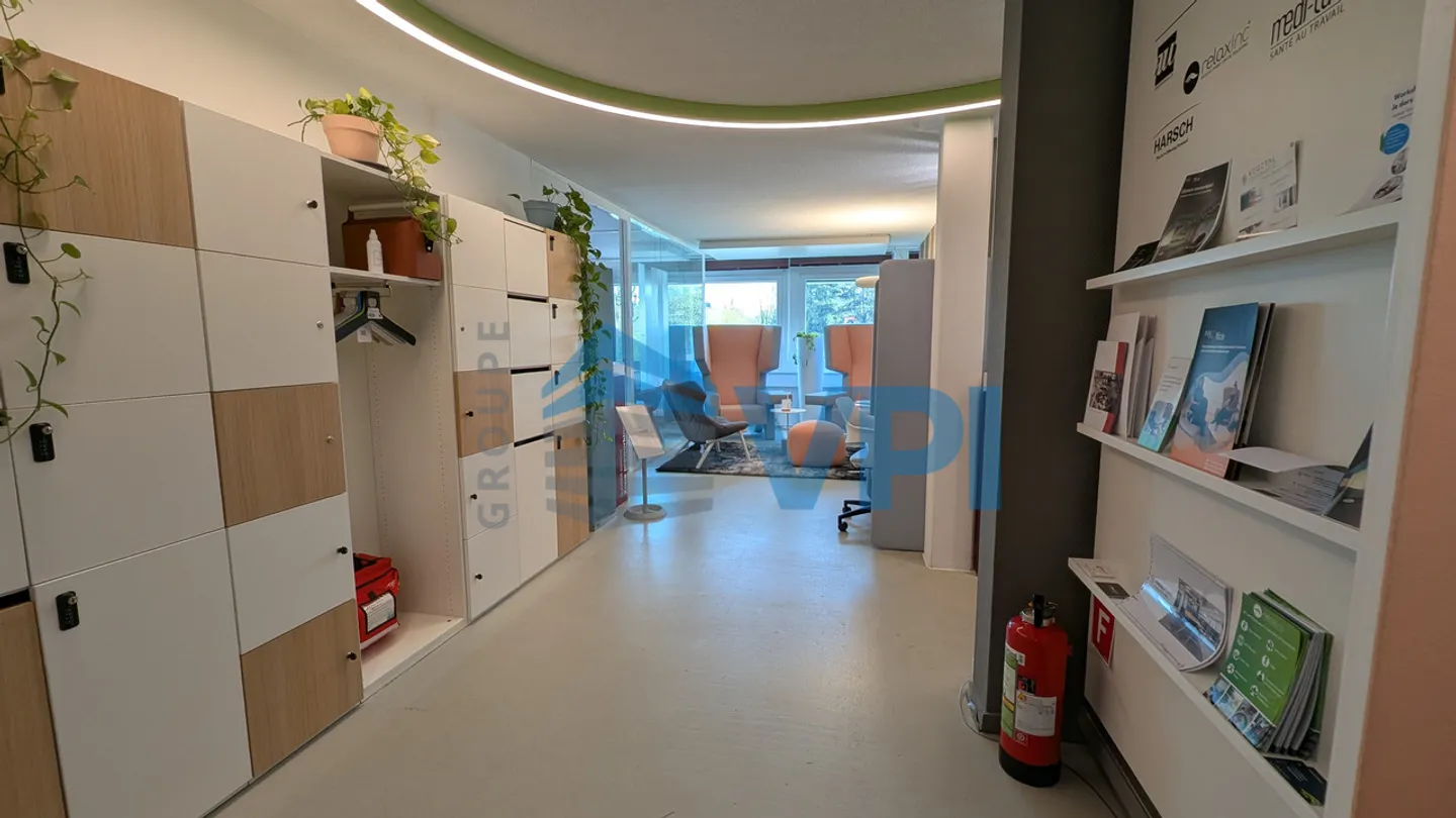 Mont-sur-Lausanne - Beautiful office of 486m2 with unloading dock - Photo 16 of 17