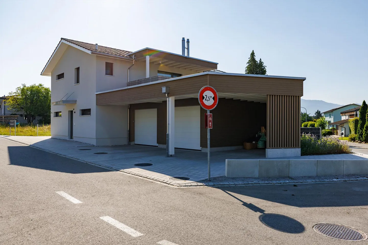 Nuova Attico Luminoso con Grande Balcone & Uso Flessibile - Foto 5 di 16