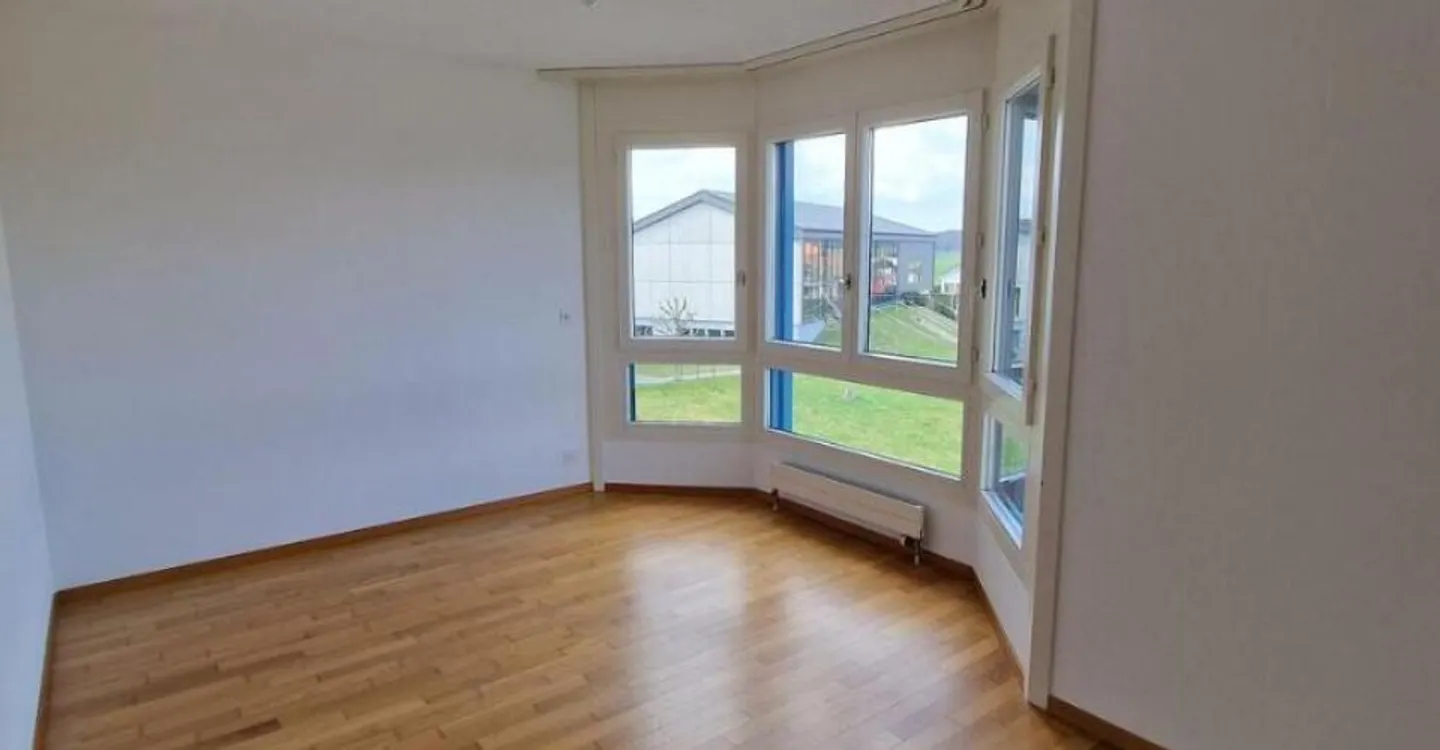A louer spacieux appartement de 5.5 pièces avec balcon à Rossens - Foto 6 di 11