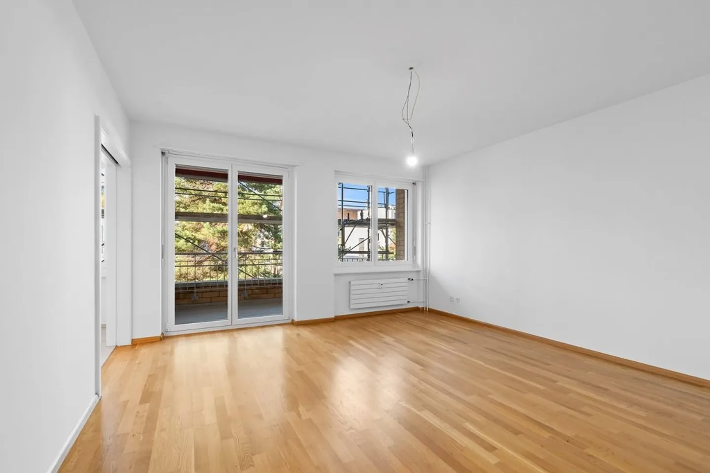 Modern 3.5-Room Apartment in Basel - Photo 2 of 6