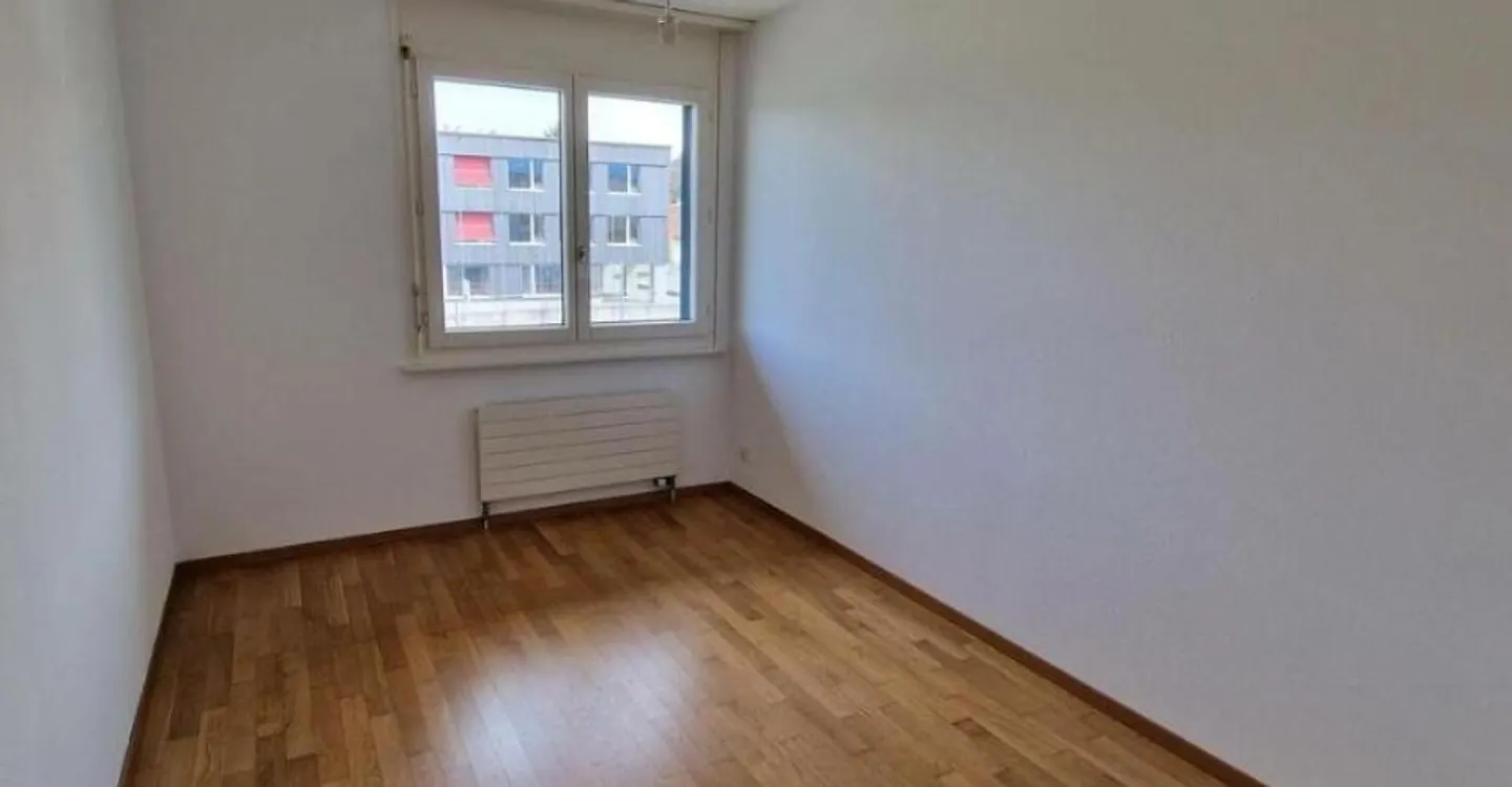 A louer spacieux appartement de 5.5 pièces avec balcon à Rossens - Foto 9 di 11