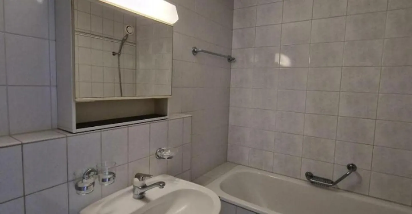 A louer spacieux appartement de 5.5 pièces avec balcon à Rossens - Foto 10 di 11