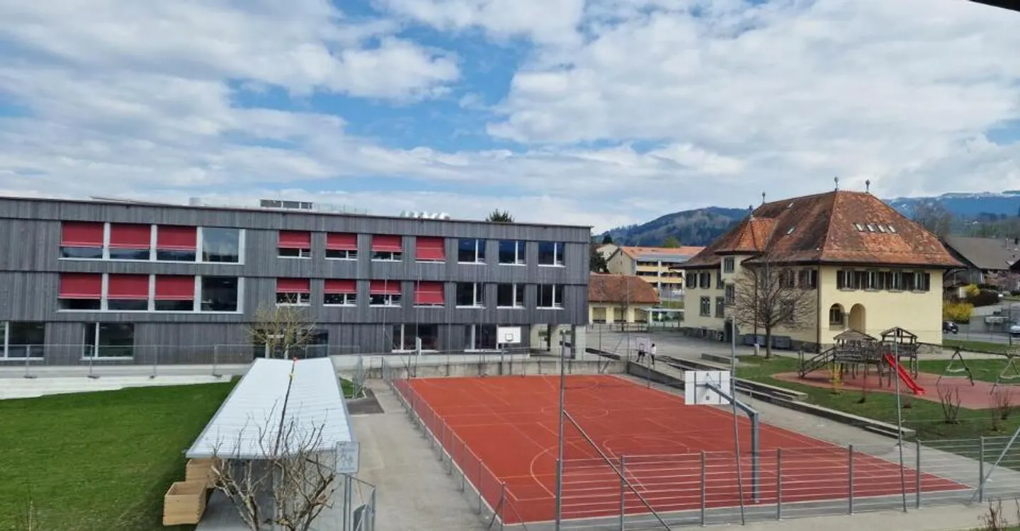 A louer spacieux appartement de 5.5 pièces avec balcon à Rossens - Foto 11 di 11