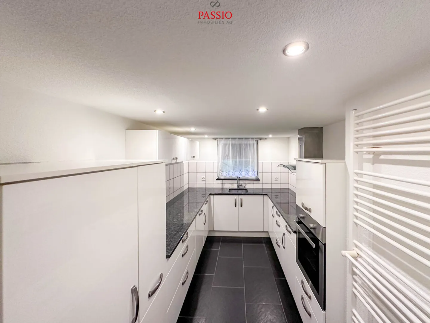 Spacious 3.5-room apartment with winter garden and terrace - Photo 3 of 11
