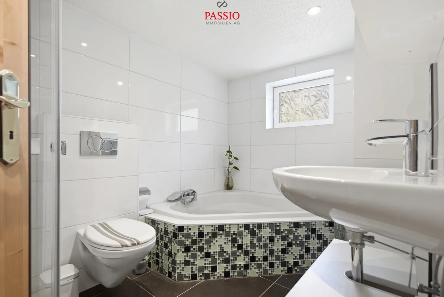 Spacious 3.5-room apartment with winter garden and terrace - Photo 4 of 11