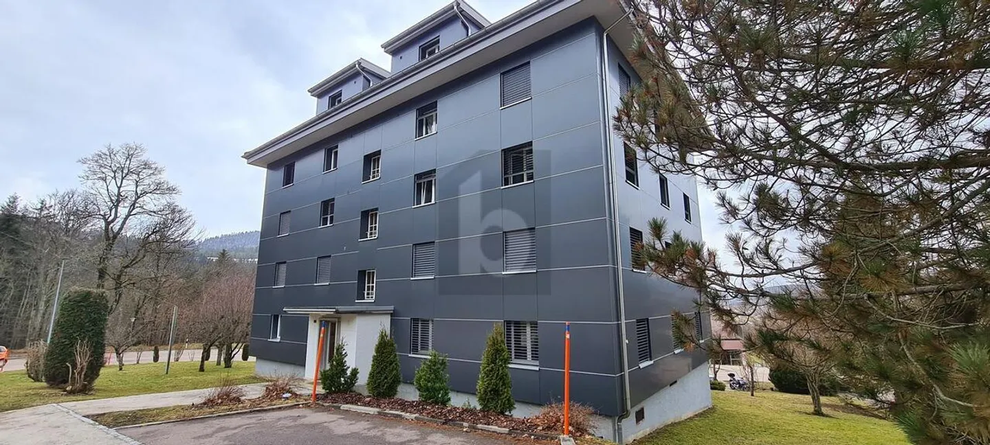 CALM, BRIGHT AND WITH A BEAUTIFUL VIEW - Photo 1 of 6