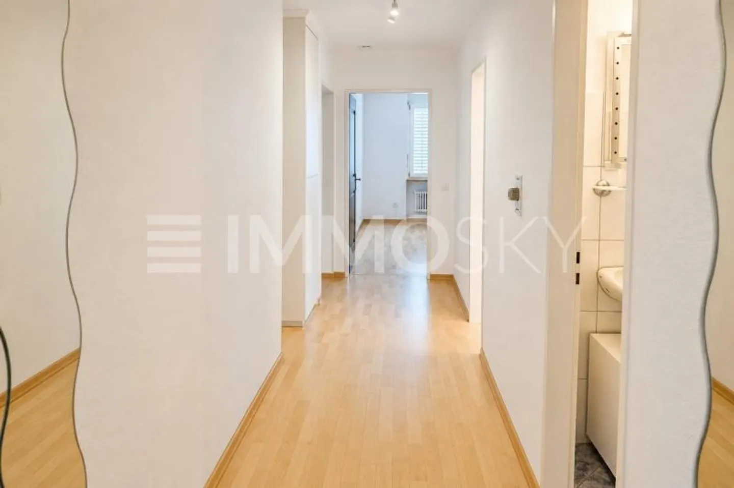 Helle Wohnung mit zwei Balkonen - Foto 5 von 5