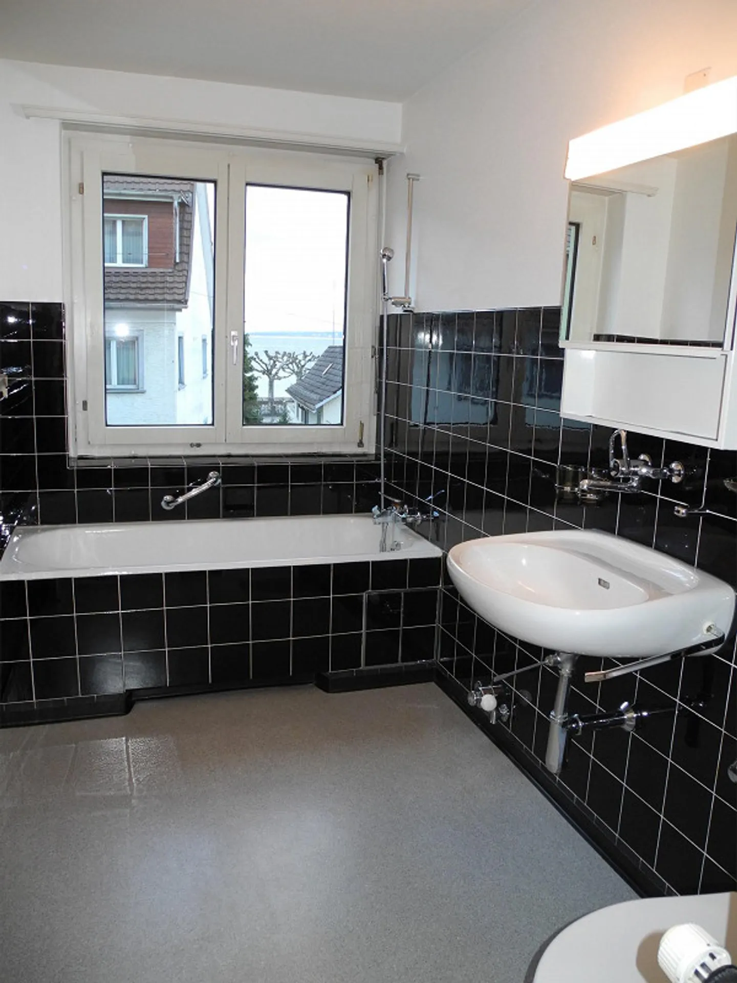 Appartement 2 pièces confortable, situé au centre - Photo 2 sur 7