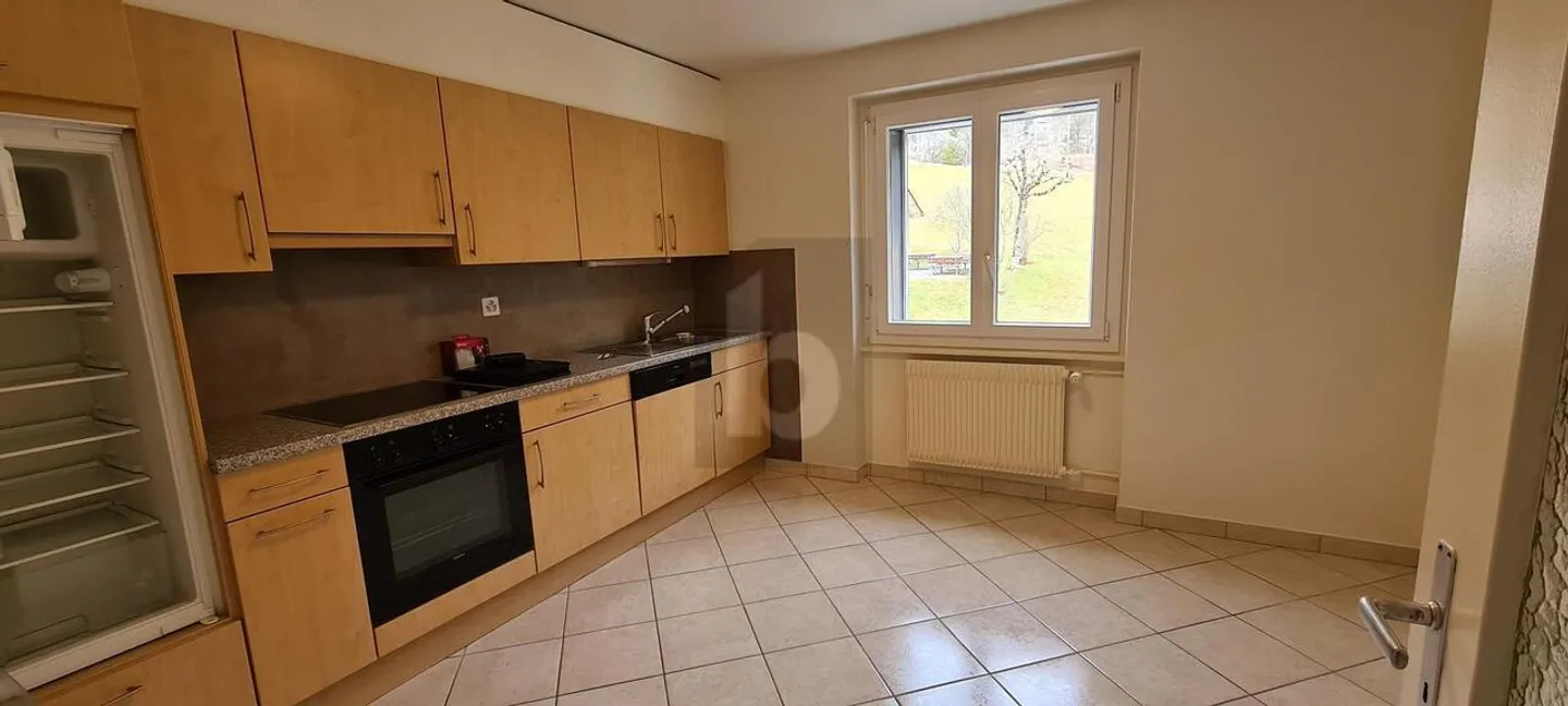 CALM, BRIGHT AND WITH A BEAUTIFUL VIEW - Photo 2 of 6