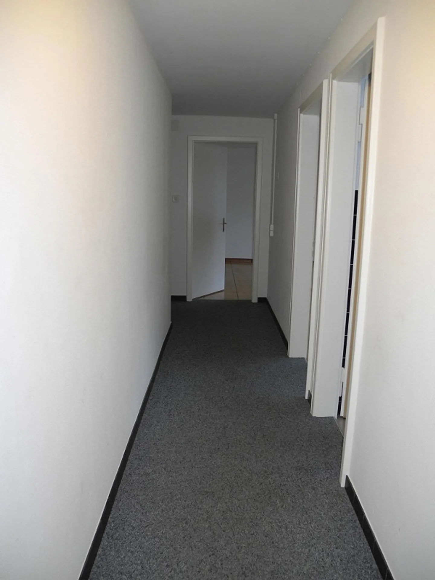 Appartement 2 pièces confortable, situé au centre - Photo 4 sur 7