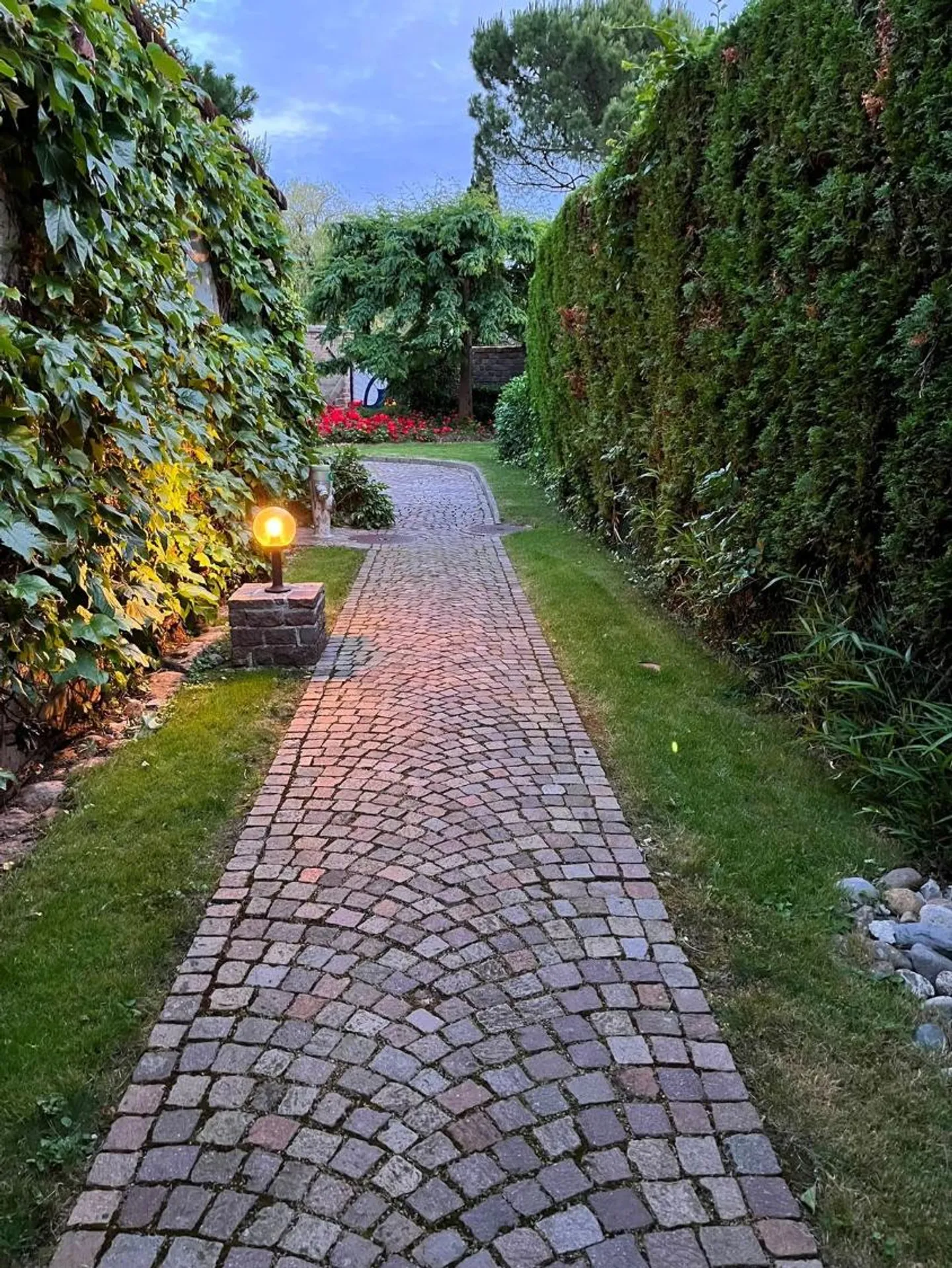 SCHÖNE 4,5-ZIMMER-WOHNUNG AM SEE MIT EINEM SEHR SCHÖNEN PANORAMABLICK - Foto 12 von 12
